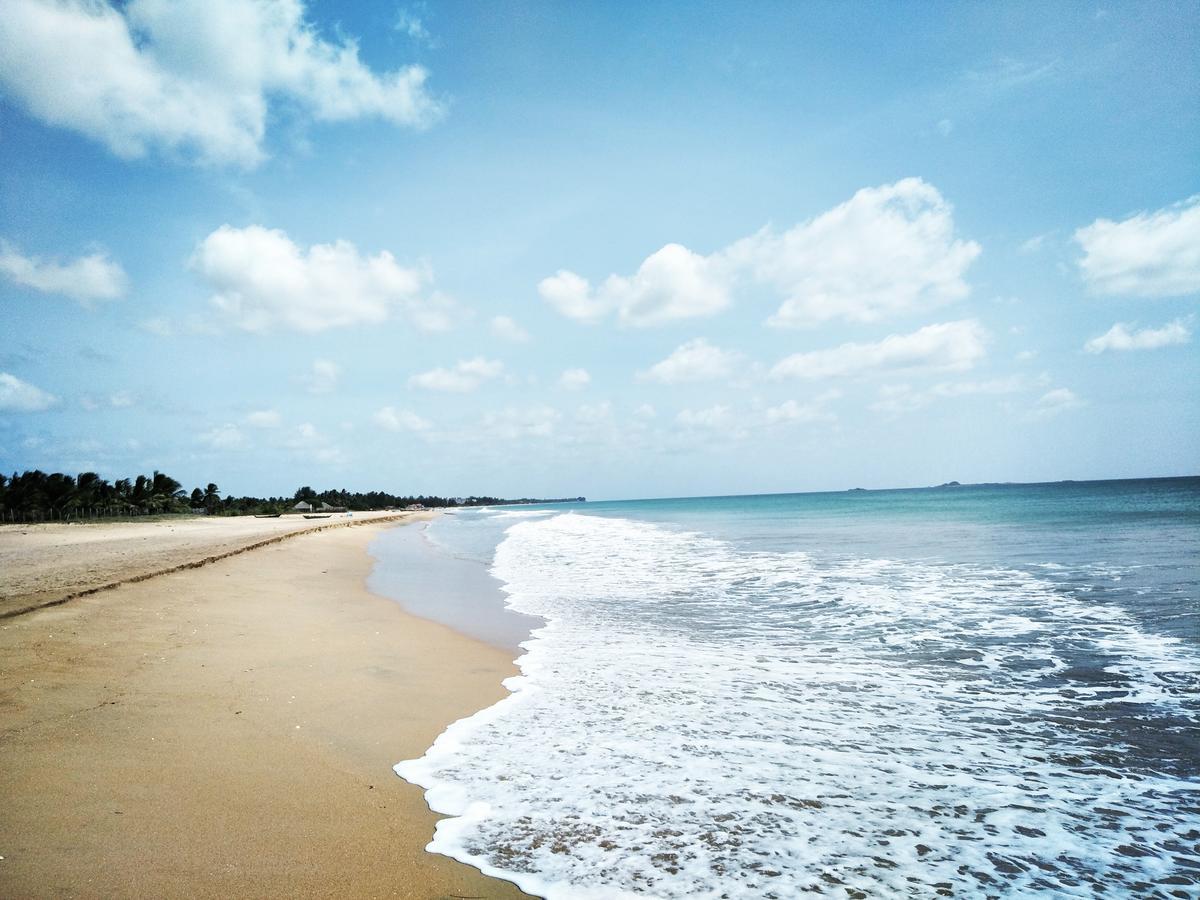 Bella Nilaveli Beach Екстериор снимка
